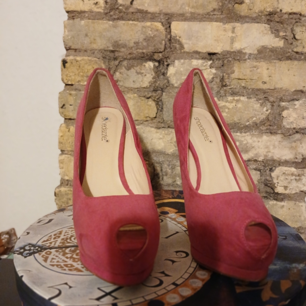 Shoe Dazzle Women's Pink Peep Toe Flats